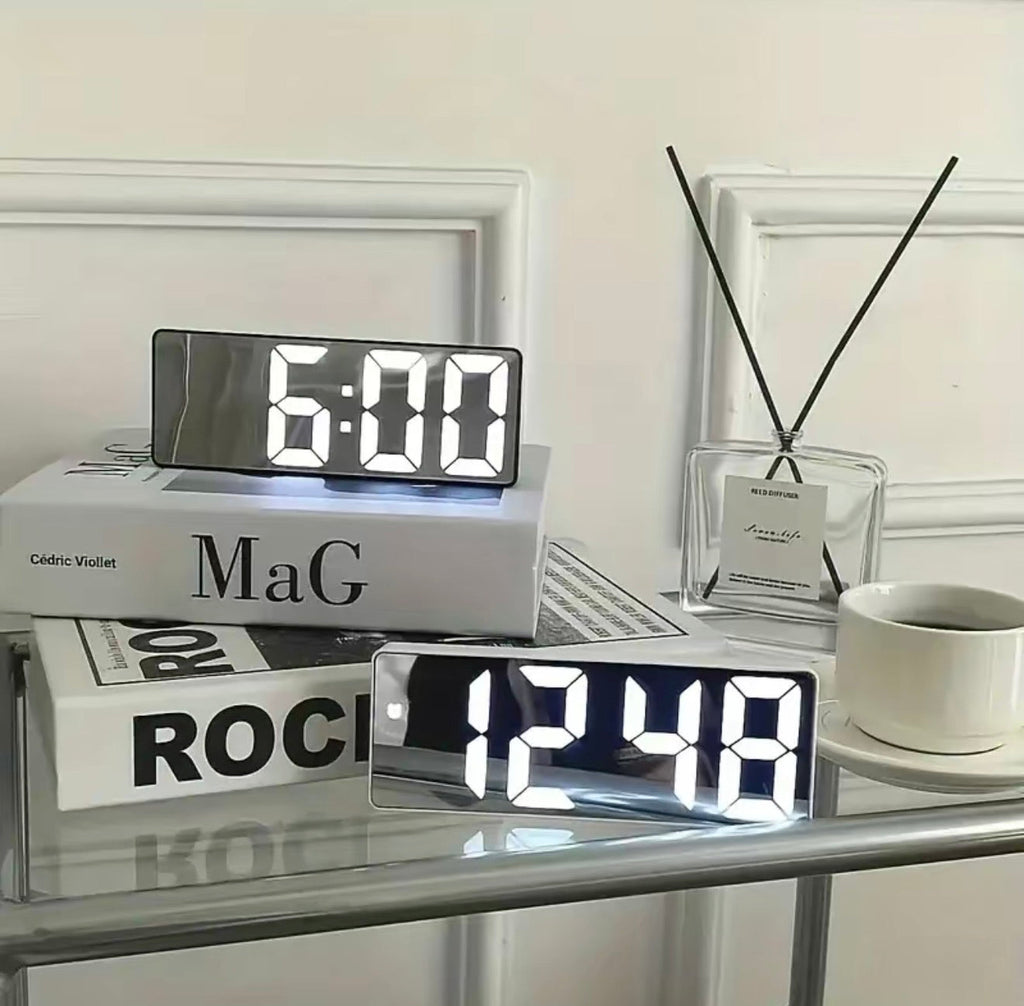 MiniGlow Invisble Clock