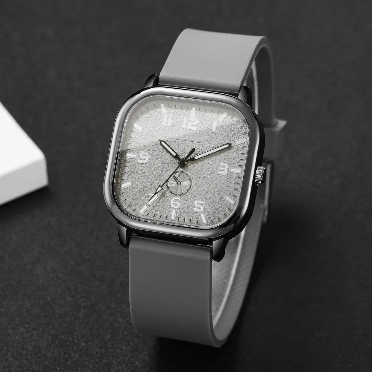 Fashion Square Women's Watch Casual Silicone Strap Quartz Watches Sports Wristwatch For Men Women Students（Without Box）